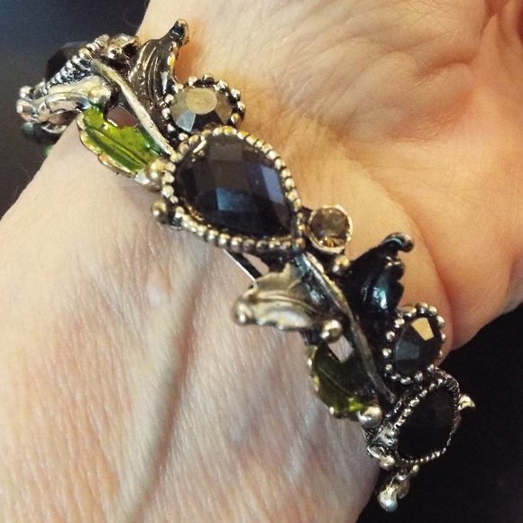 NATURES VINES & LEAVES SILVERY WIRED BRACELET W/AB & ACRYLIC RHINESTONES 74 - Picture 1 of 4